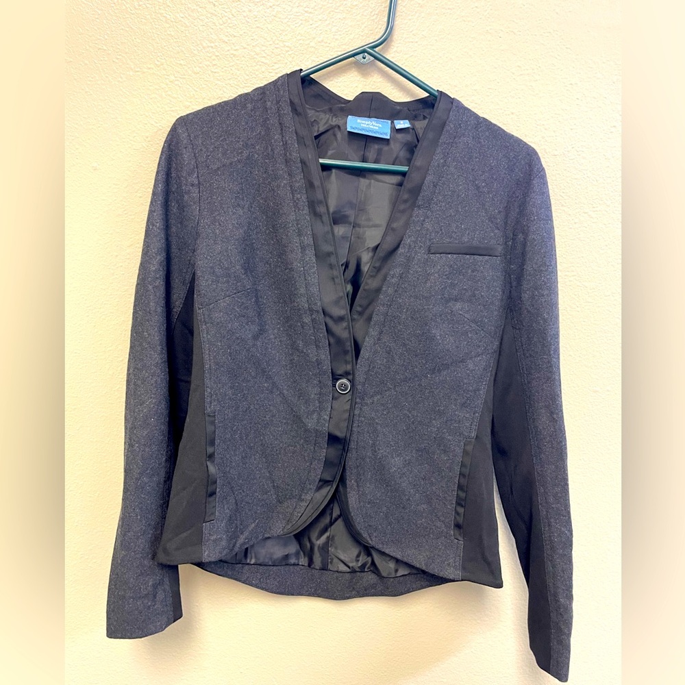 Simply Vera, Vera Wang Dark Gray Wool Blend Bolo Jacket. Size Small